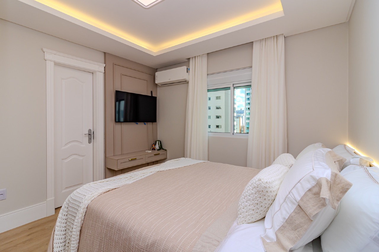 Apartamento padrão Embraed 3 suítes frente mar, totalmente reformado à venda no Villa Cora em Balneário Camboriú - Foto 13 de 36