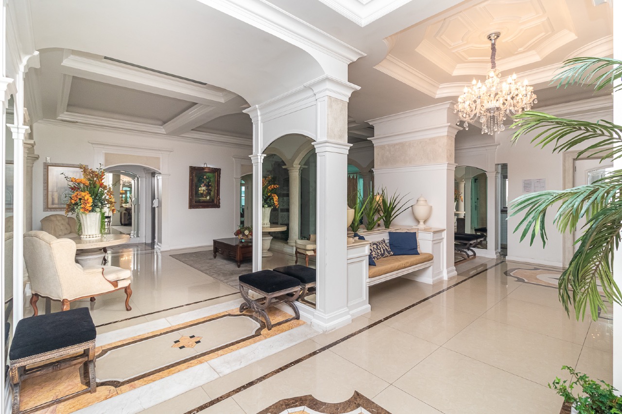 Apartamento padrão Embraed 3 suítes frente mar, totalmente reformado à venda no Villa Cora em Balneário Camboriú - Foto 27 de 36