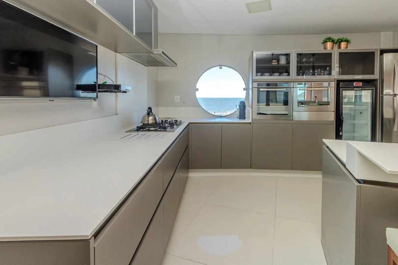 Apartamento 3 suítes mobiliado de 200 m² no Centro, Balneário Camboriú  - Foto 9 de 30