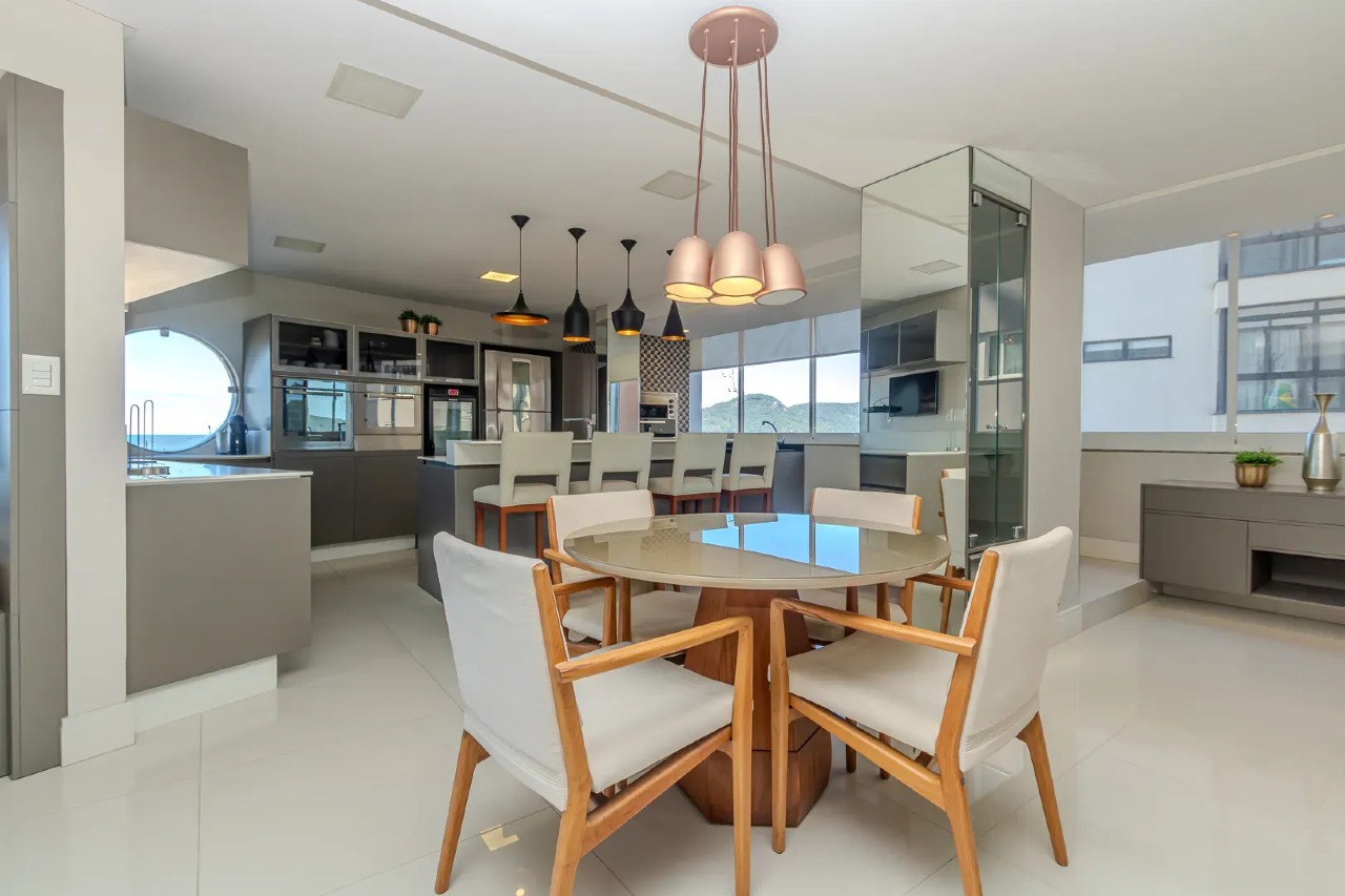 Apartamento 3 suítes mobiliado de 200 m² no Centro, Balneário Camboriú  - Foto 3 de 30