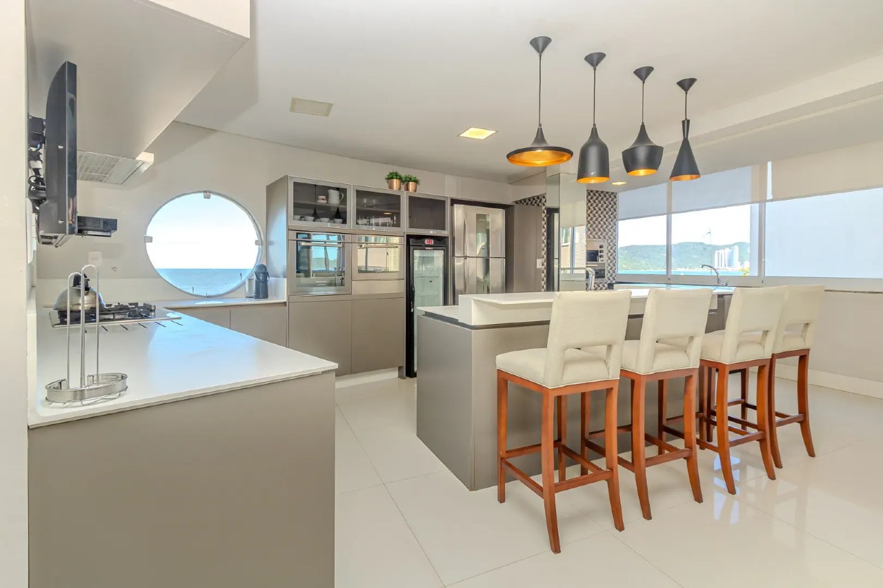 Apartamento 3 suítes mobiliado de 200 m² no Centro, Balneário Camboriú  - Foto 12 de 30