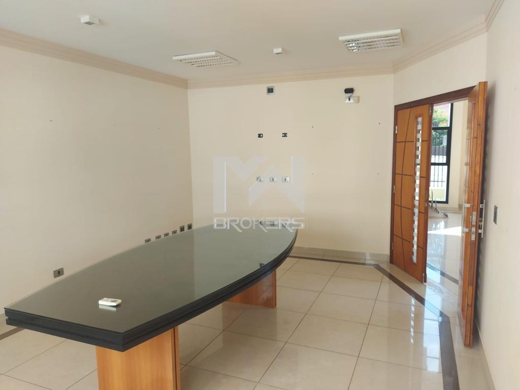 Prédio à venda no Centro: sala de reuniões