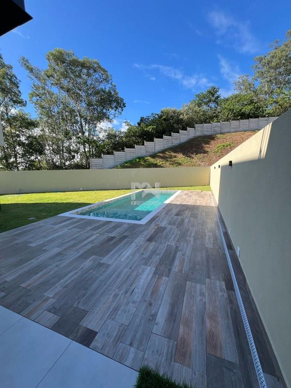Casa para aluguel no Santa Cândida: externa