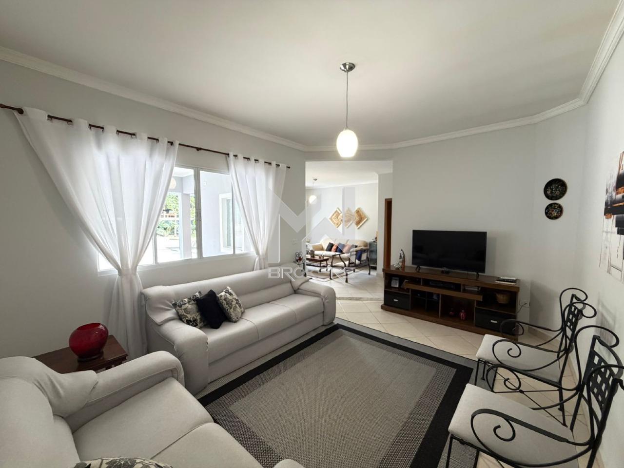 Casa em Condomínio à venda no Bosque: sala de TV