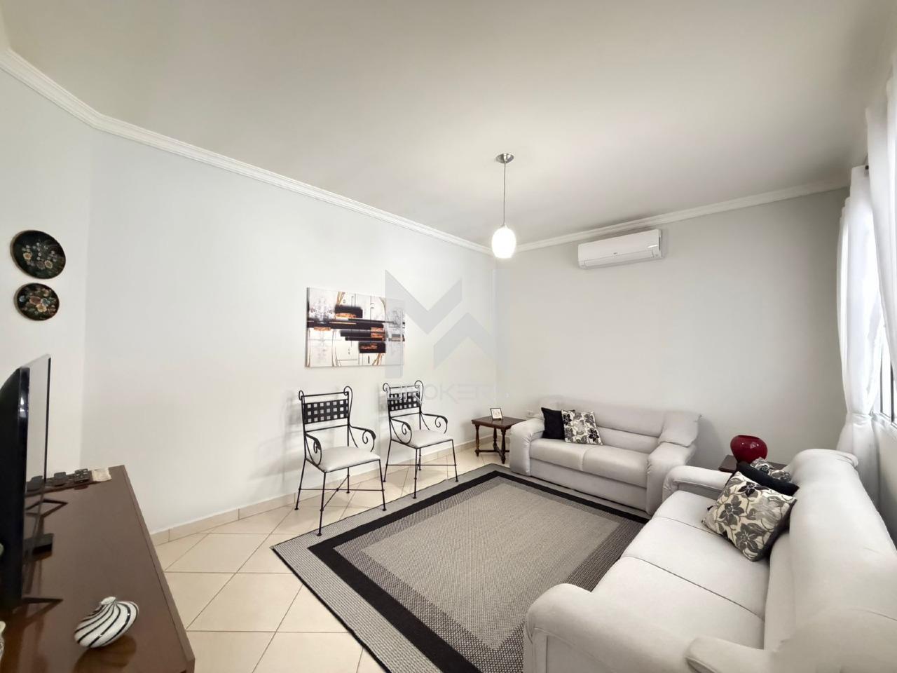 Casa em Condomínio à venda no Bosque: sala de TV