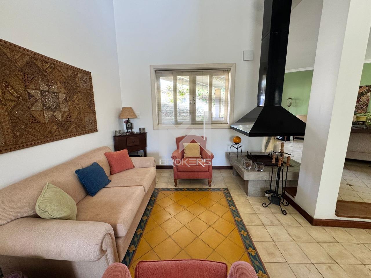 Casa em Condomínio à venda no Condomínio São Joaquim: sala de lareira