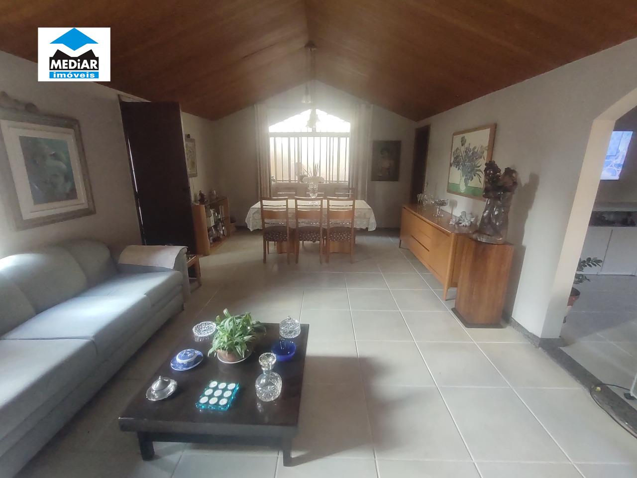 Casa, 3 quartos, 191 m² - Foto 2