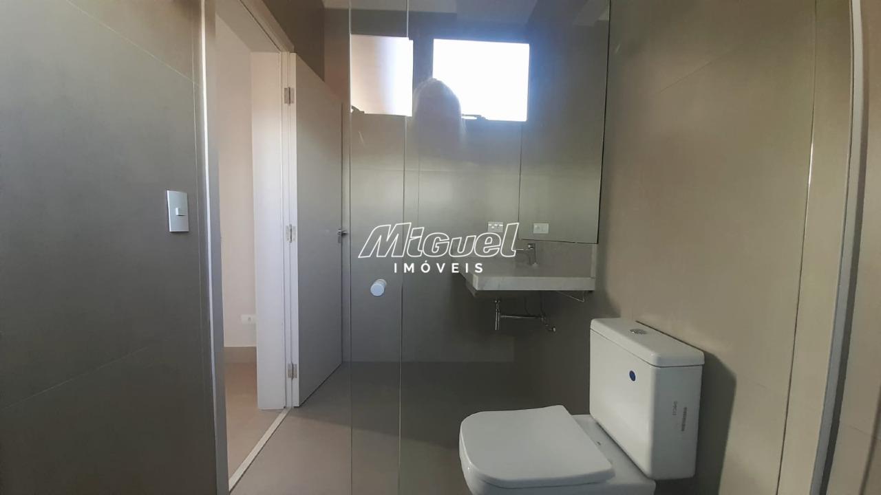 Casa em Condomínio à venda no Santa Rosa: 