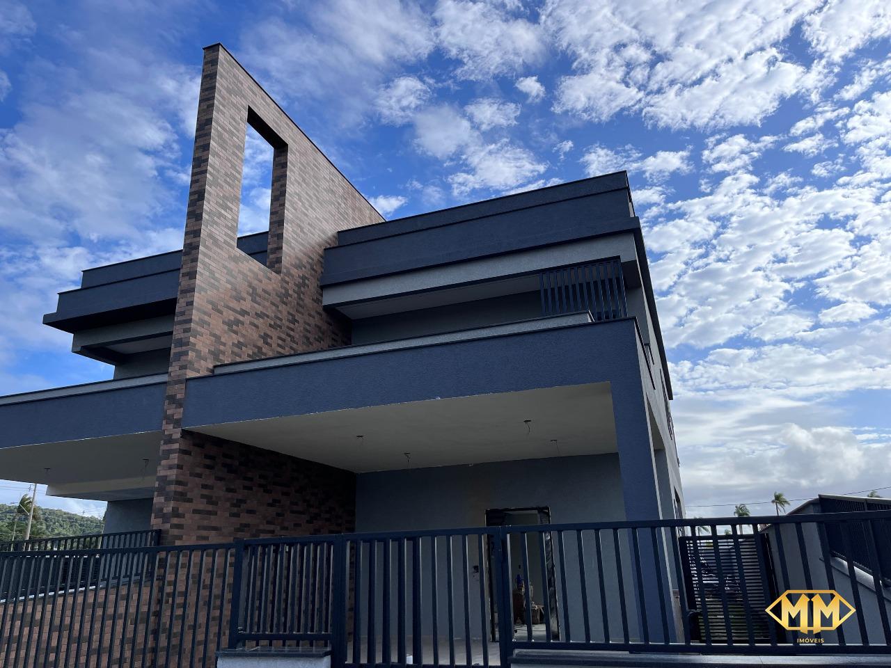 Casa à venda no Vargem Do Bom Jesus: fachada em obras 