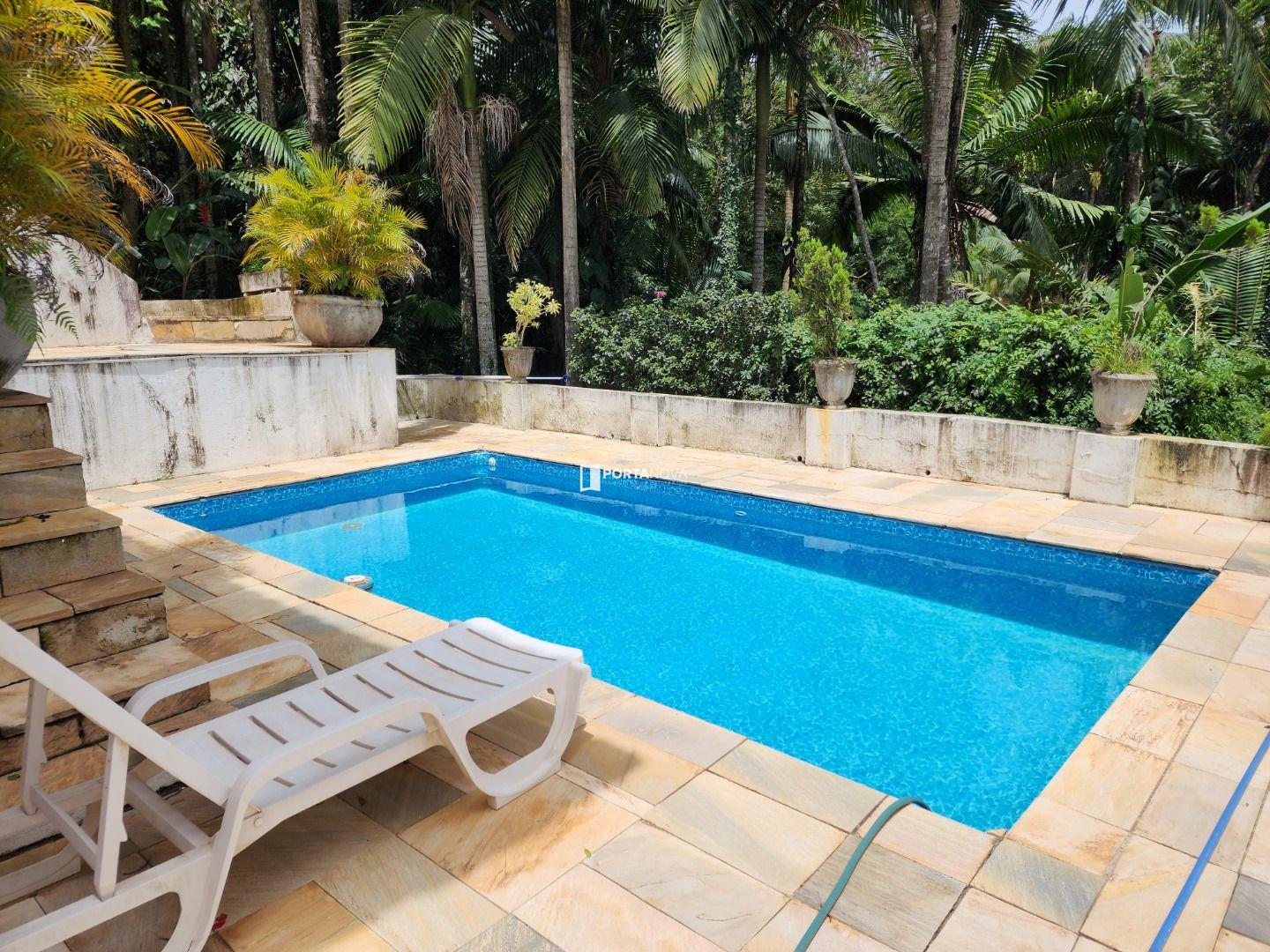 Chácara à venda no Condomínio Iolanda: piscina do imóvel