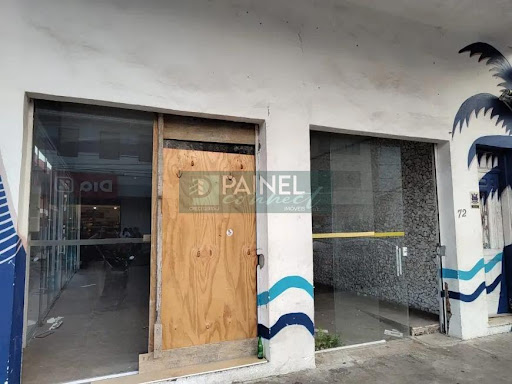 Loja / Salão para aluguel no Embaré: 