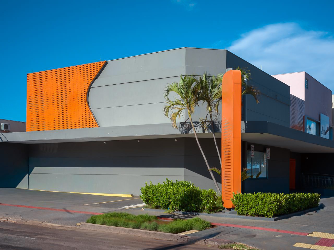 Prédio comercial no Santa Fé