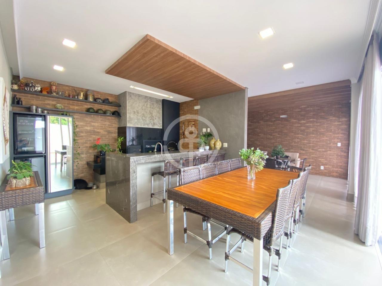 Sobrado à venda no Centro: 