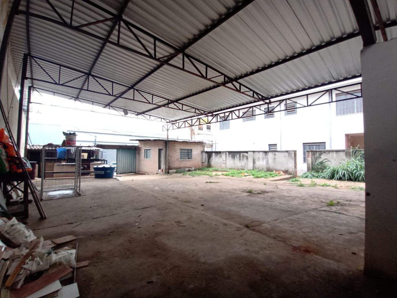 Casa comercial à venda no Calafate: 