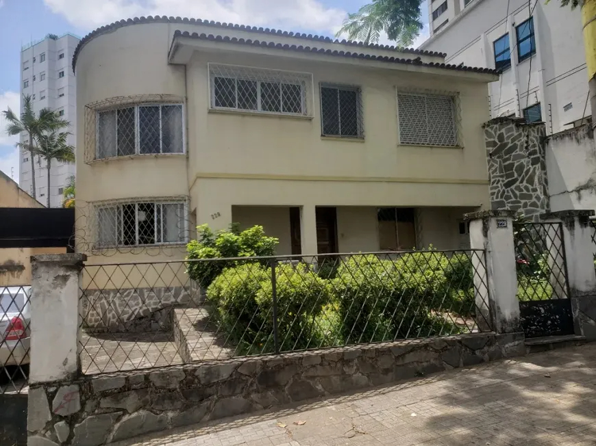 Casa comercial à venda no Gutierrez: 