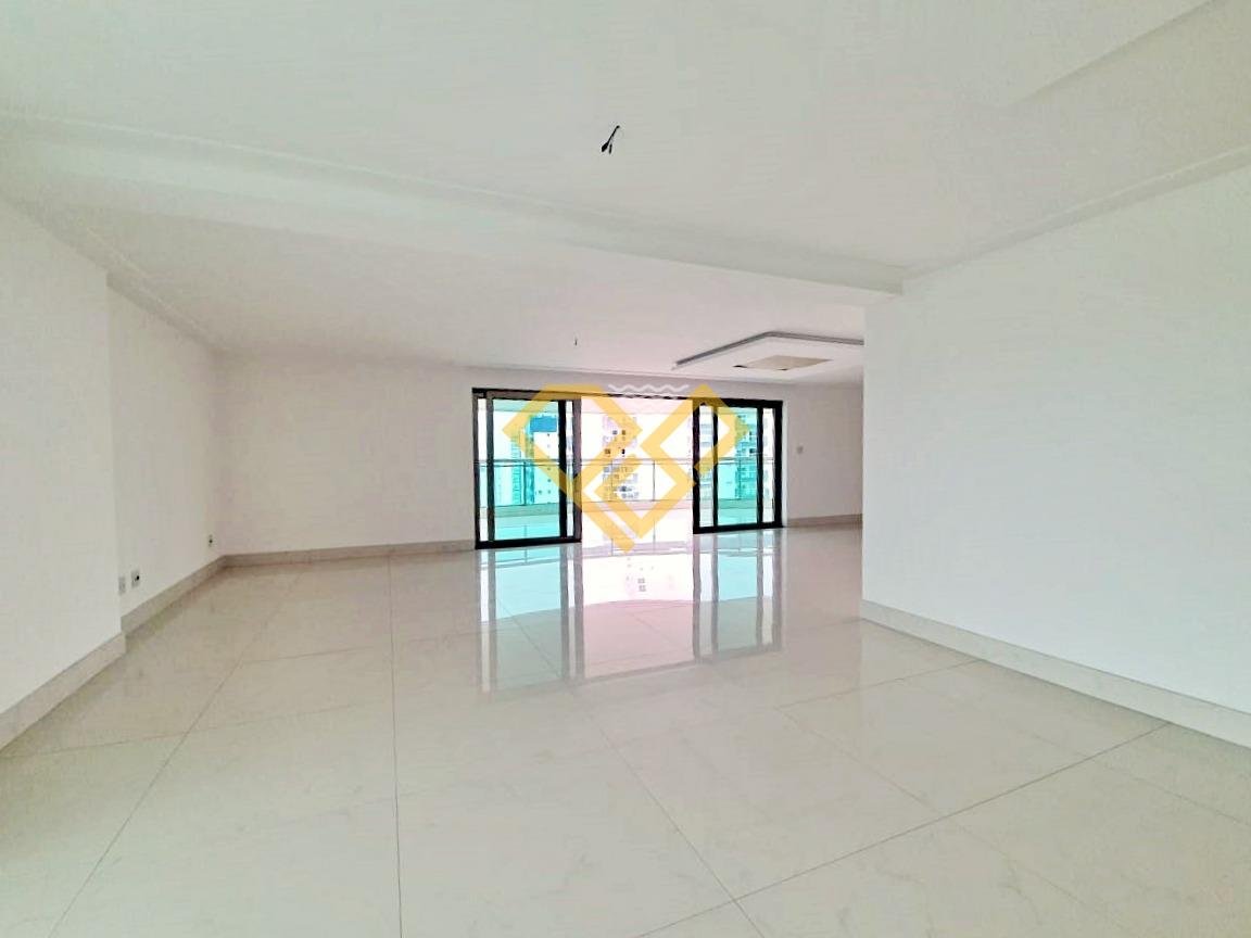 Apartamento à venda no Ponta da Praia: