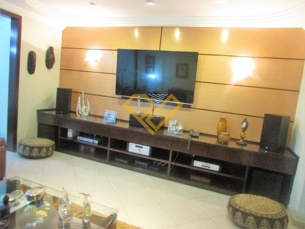 Apartamento à venda no Embaré:
