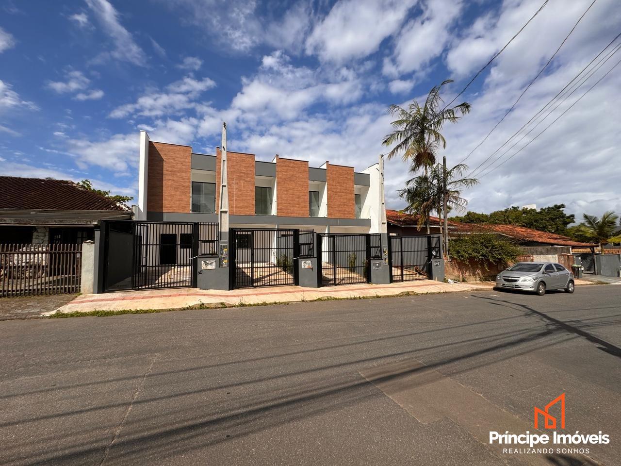 Geminado à venda em Joinville, Iririú, 3 quartos: 