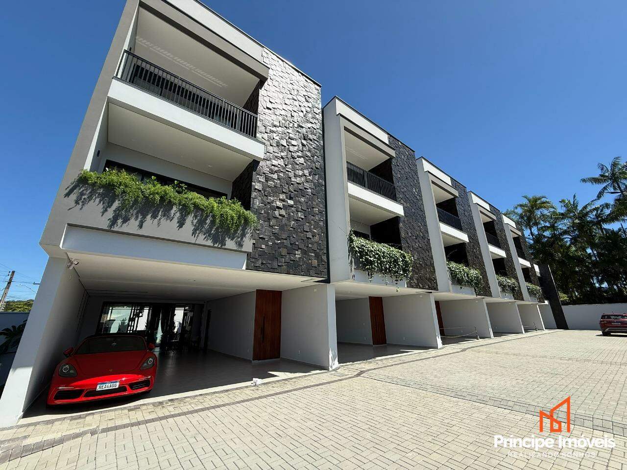 Geminado à venda em Joinville, Glória, 3 quartos: 