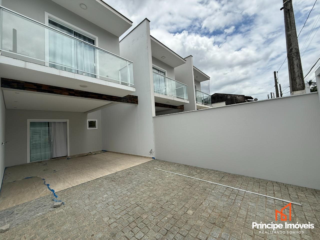 Geminado à venda em Joinville, Guanabara, 3 quartos: 