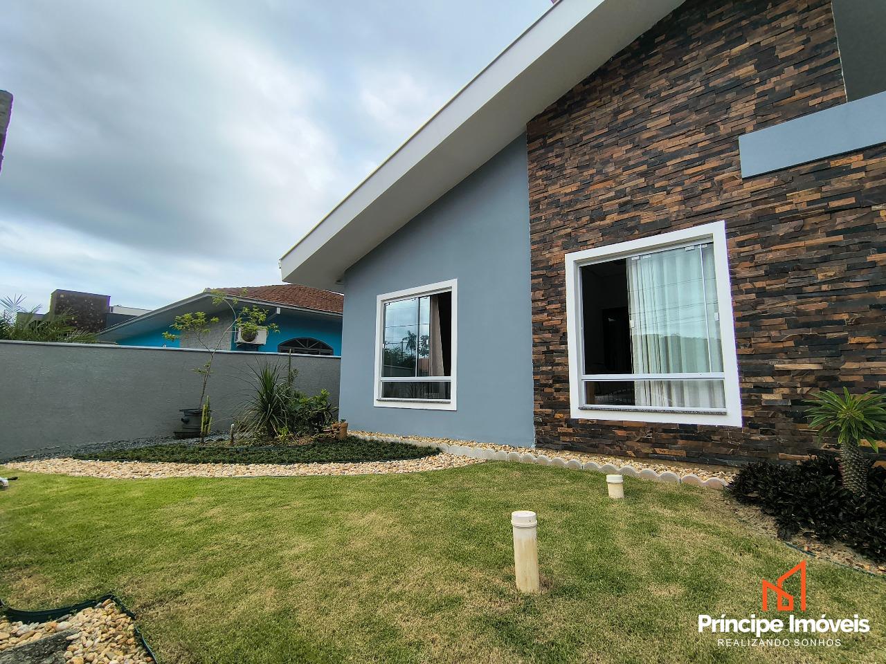 Casa à venda em Joinville, Iririú, 3 quartos: 