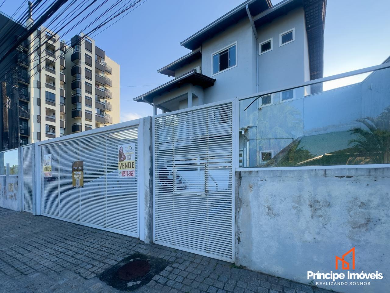 Casa à venda em Joinville, Atiradores, 3 quartos: 