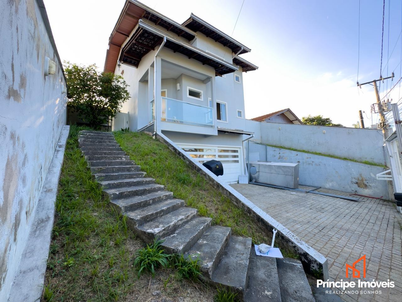 Casa à venda em Joinville, Atiradores, 3 quartos: 