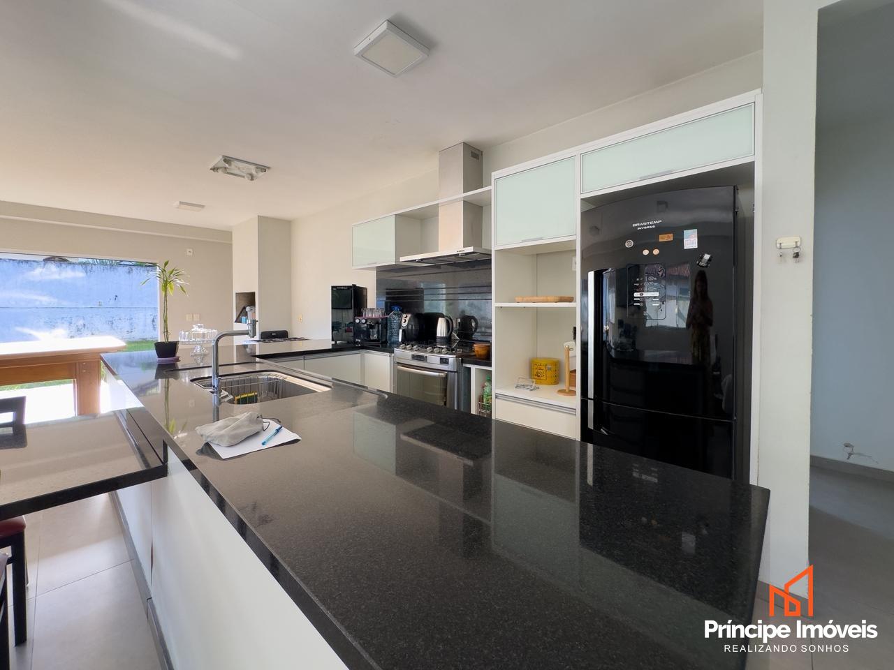 Casa à venda em Joinville, Atiradores, 3 quartos: 