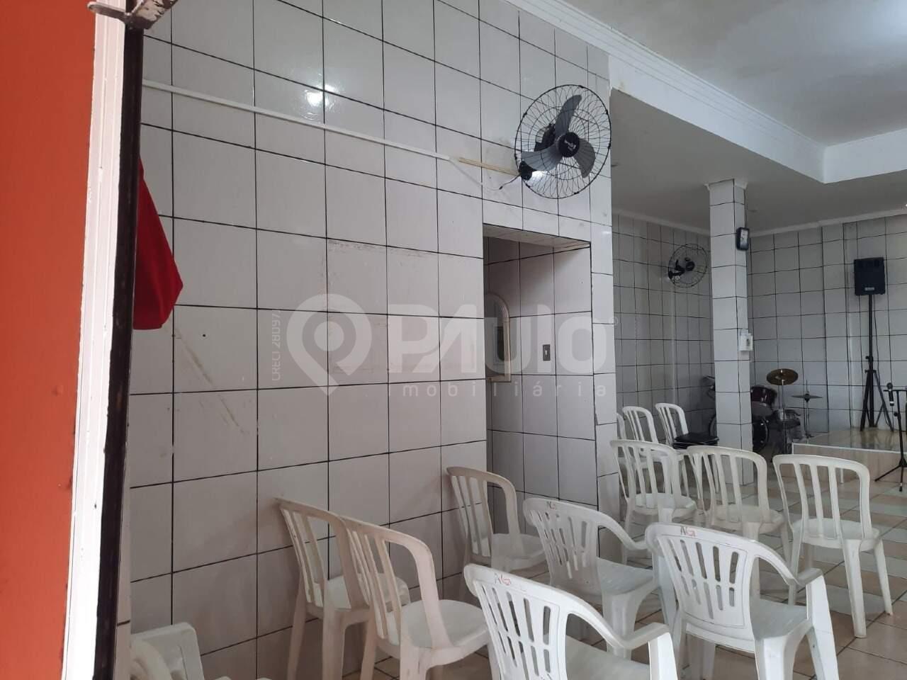 Barracão / Galpão à venda no Santa Terezinha : 