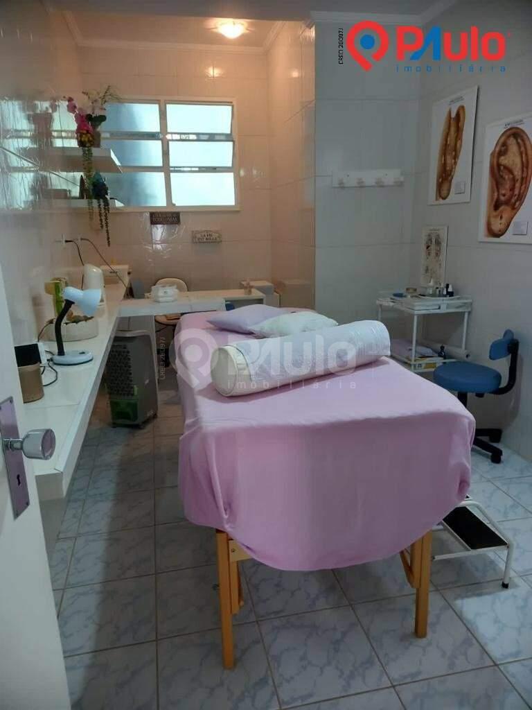 Casa à venda no Centro: SALA DE ATENDIMENTO