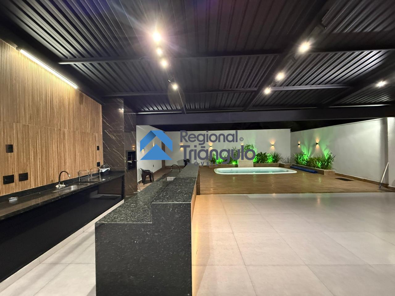 Oportunidade - CASA DE FESTA - AVENIDA COMERCIAL