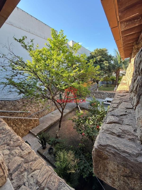 Casa para aluguel no Quintino Bocaiuva: 