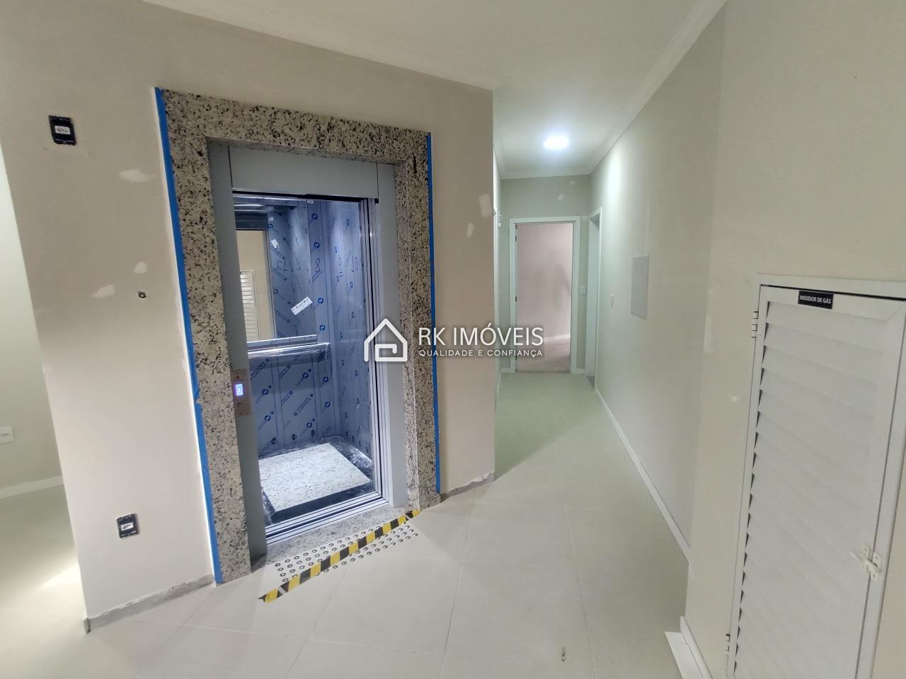 Apartamento à venda no Ingleses do Rio Vermelho: 