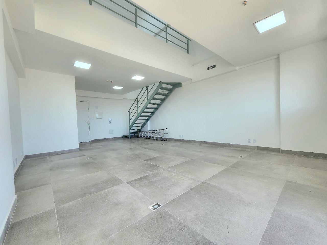 Sala para aluguel no Encruzilhada: 