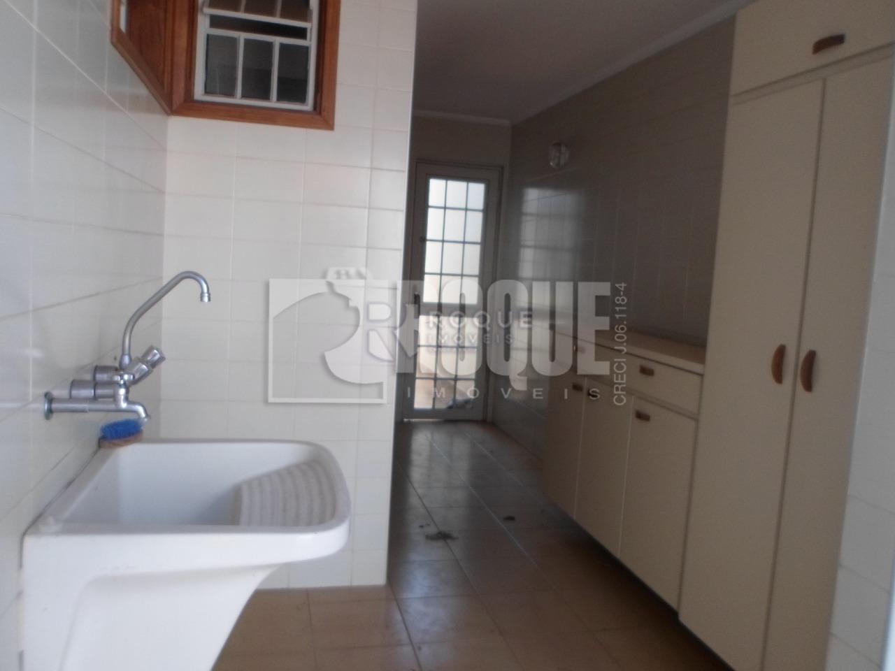 Casa em condomínio para aluguel no bairro Parque Egisto Ragazzo: Área de Serviços