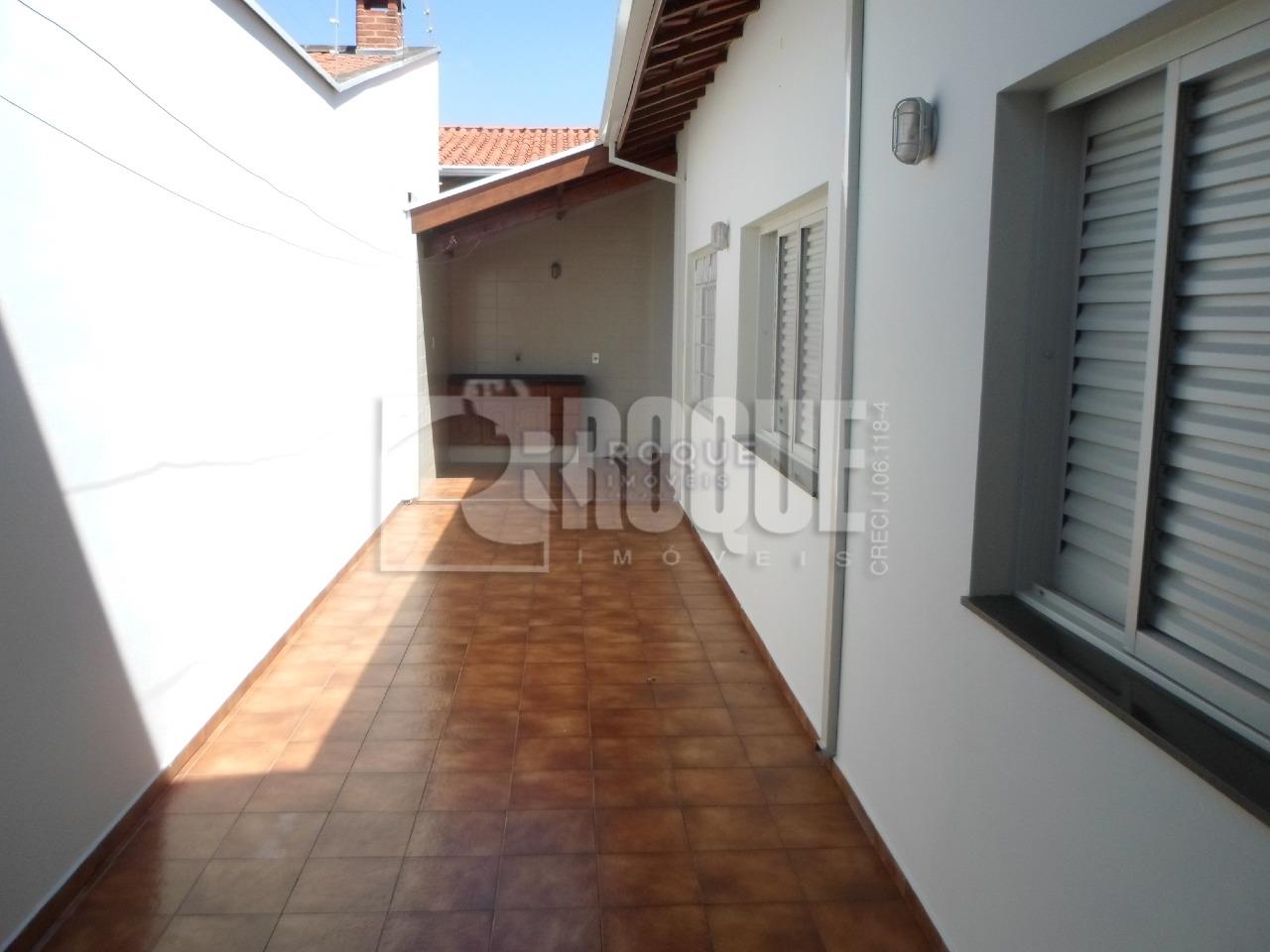 Casa em condomínio para aluguel no bairro Parque Egisto Ragazzo: Fundos