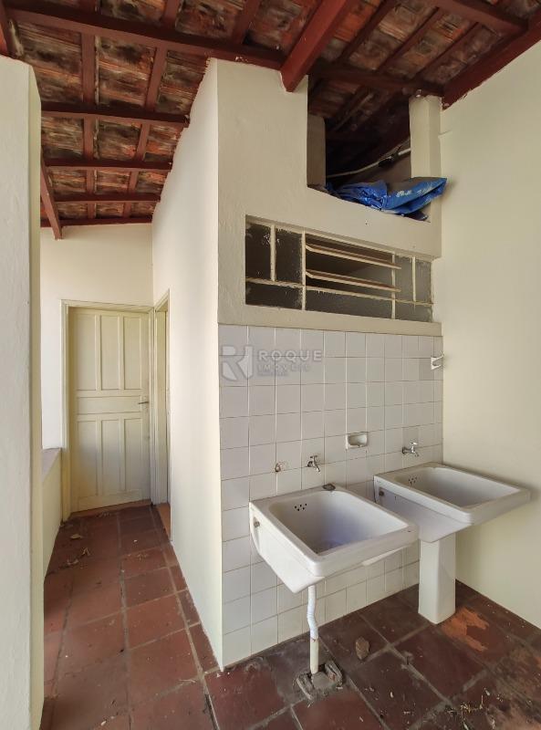 Casa Residencial para aluguel no bairro Centro: Área de Serviço 