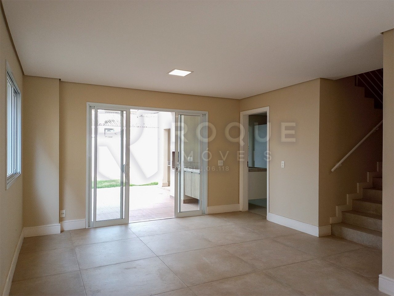 Casa em condomínio para aluguel no bairro Jardim Montezuma: Sala