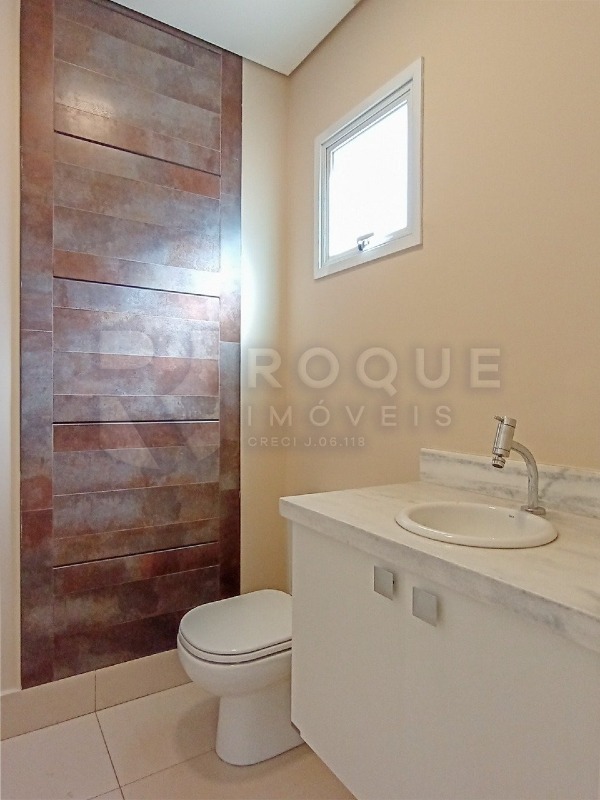 Casa em condomínio para aluguel no bairro Jardim Montezuma: Lavabo