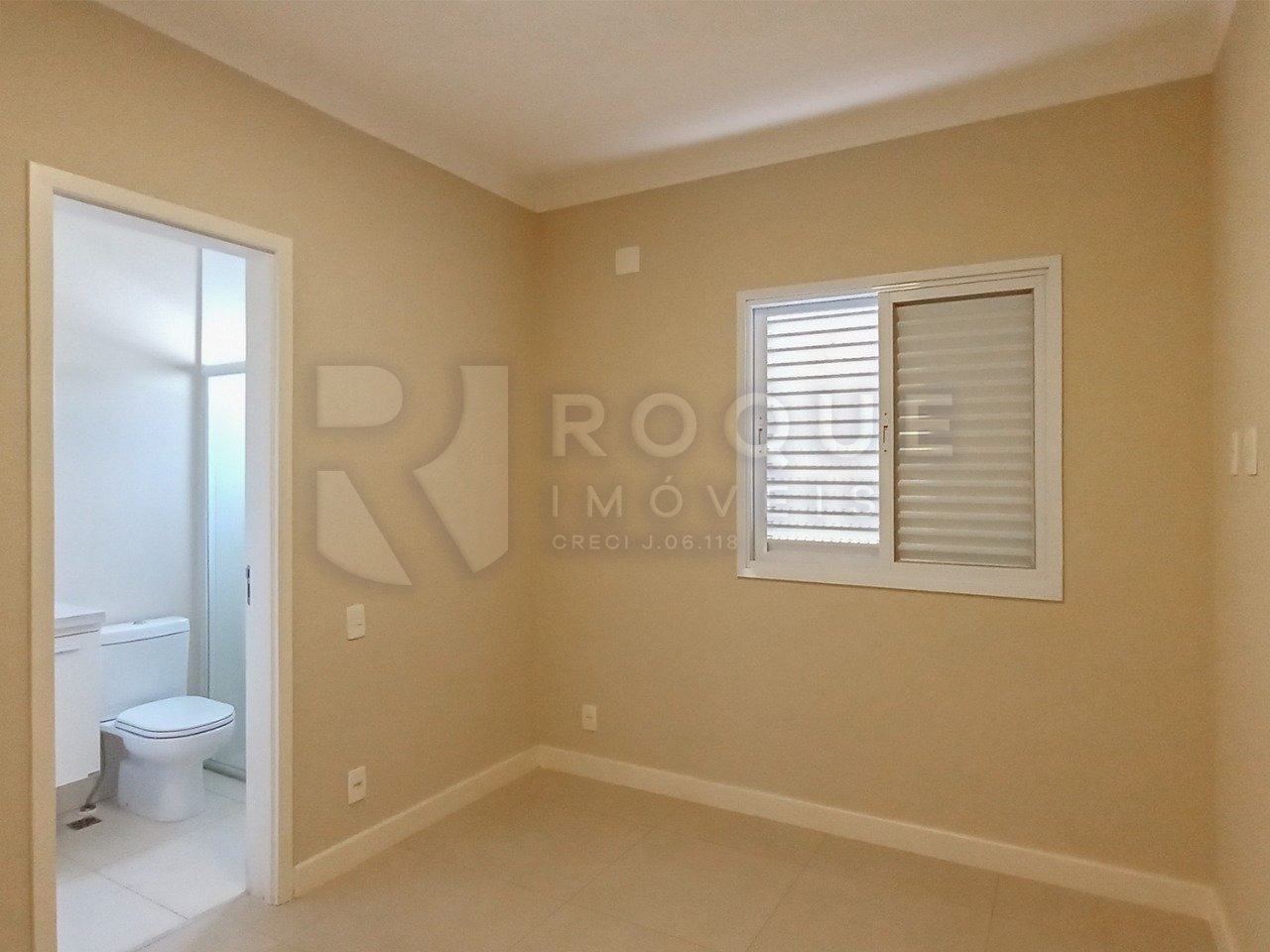 Casa em condomínio para aluguel no bairro Jardim Montezuma: Suíte 1 segundo andar