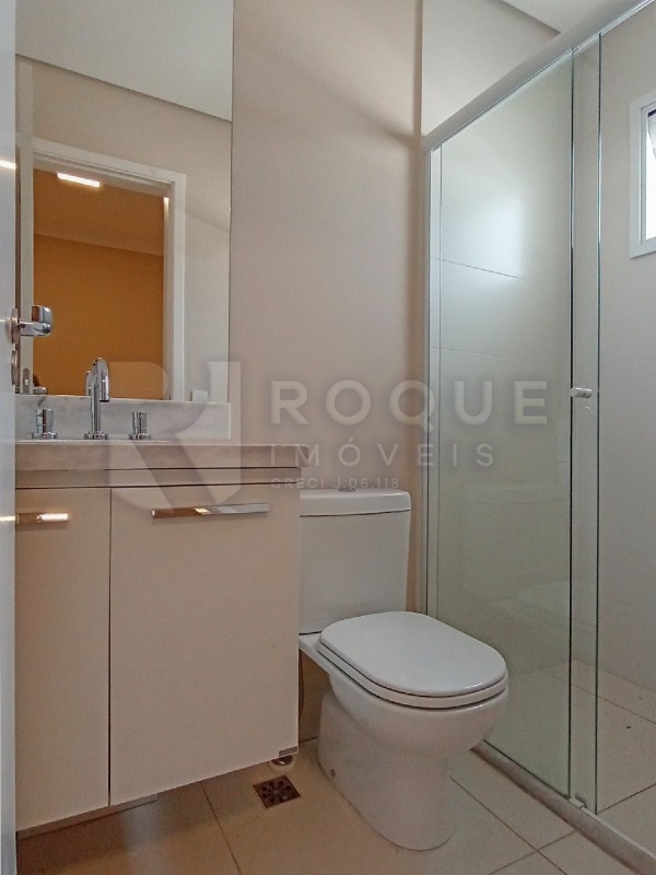 Casa em condomínio para aluguel no bairro Jardim Montezuma: WC suíte 1