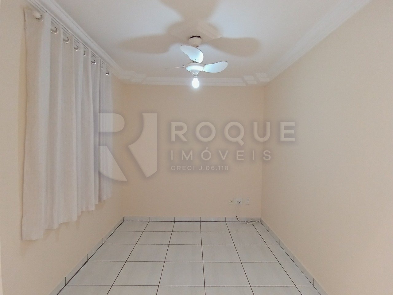 Apartamento para aluguel no bairro Itaipu: Sala de TV