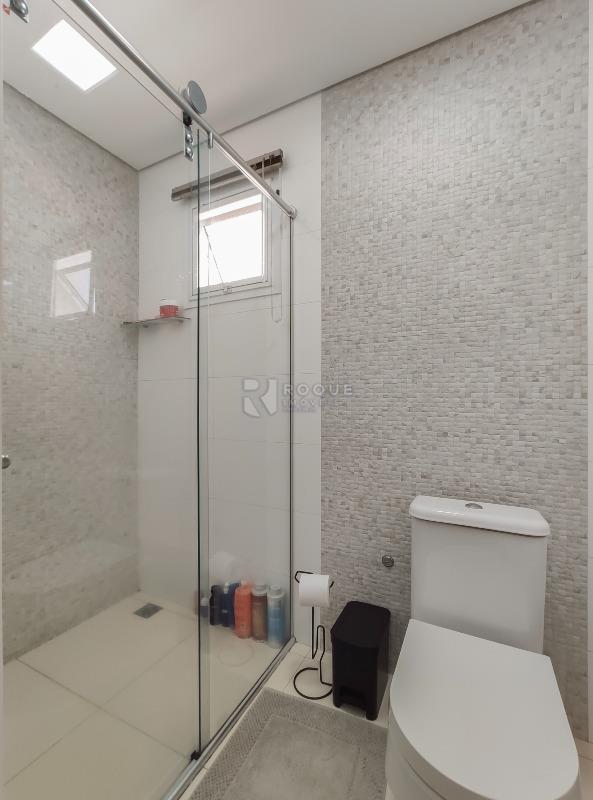 Casa em condomínio para aluguel no bairro Jardim Aquárius: WC suíte 