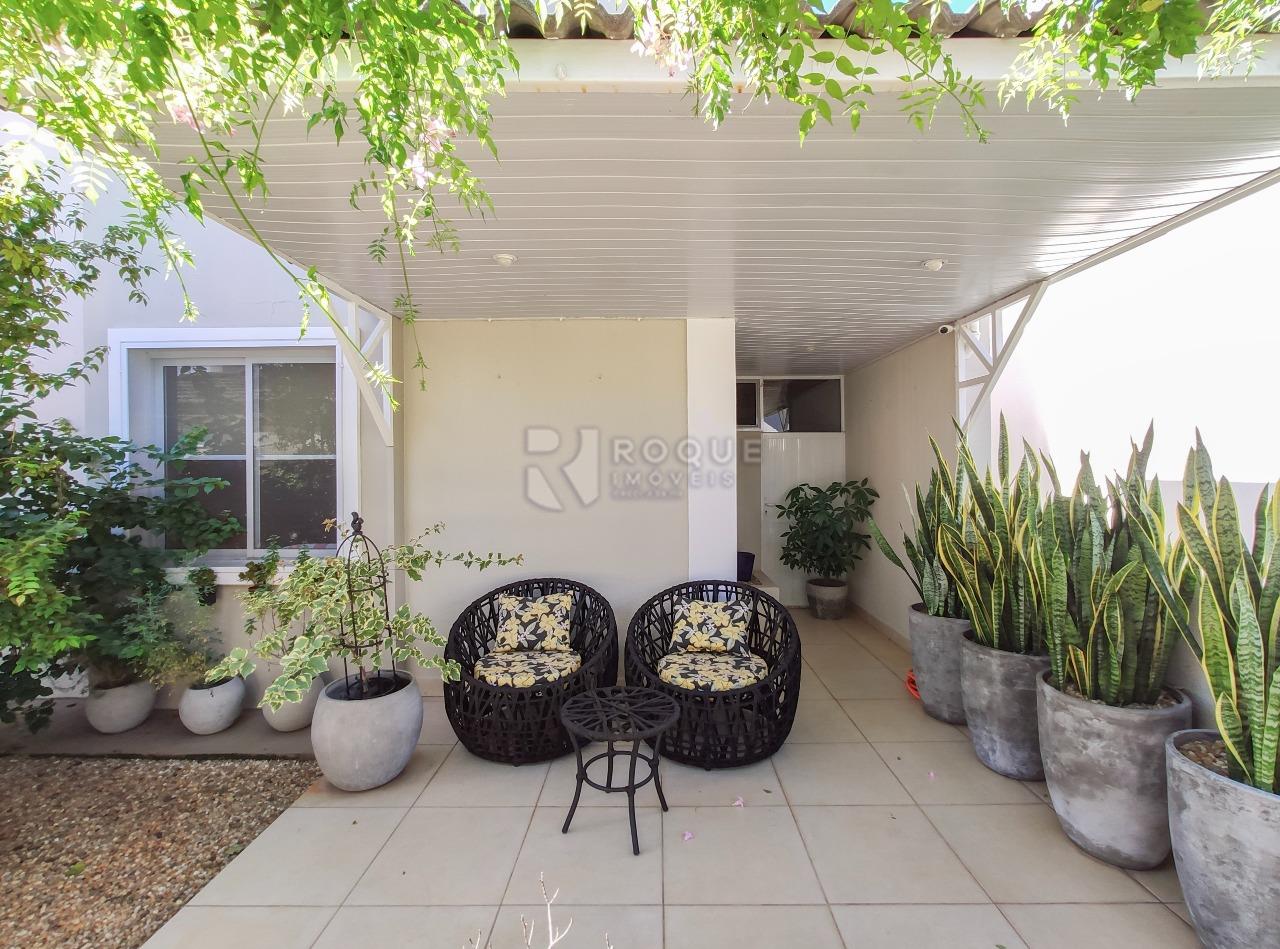 Casa em condomínio para aluguel no bairro Jardim Aquárius: Fachada 