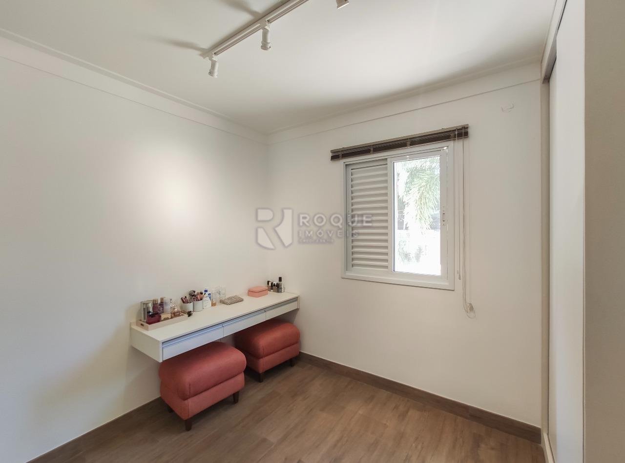 Casa em condomínio para aluguel no bairro Jardim Aquárius: Dormitório 1