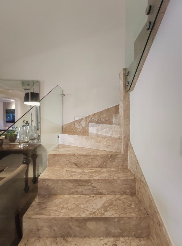 Casa em condomínio para aluguel no bairro Jardim Aquárius: Acesso segundo andar 