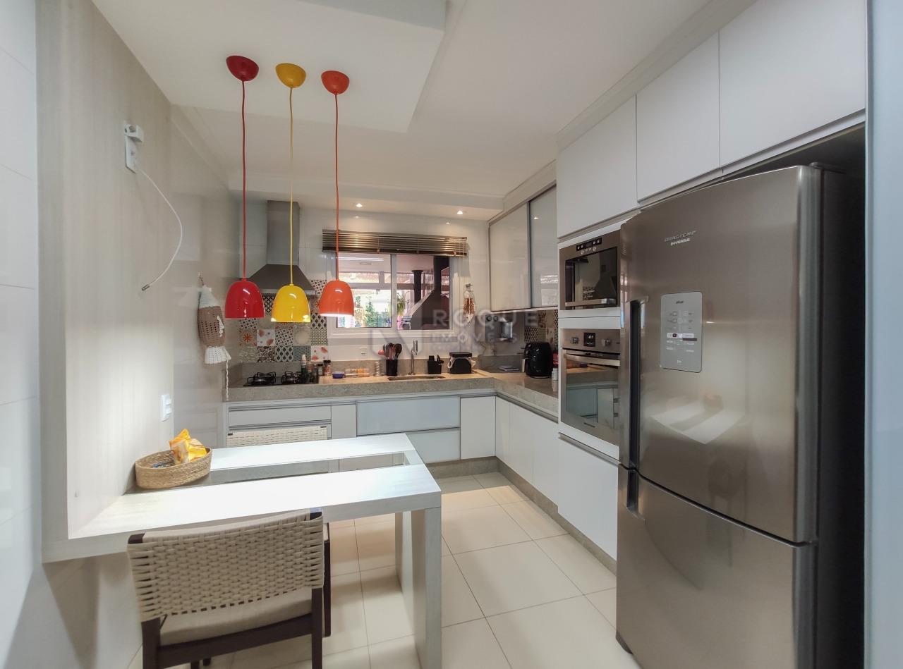 Casa em condomínio para aluguel no bairro Jardim Aquárius: Cozinha 