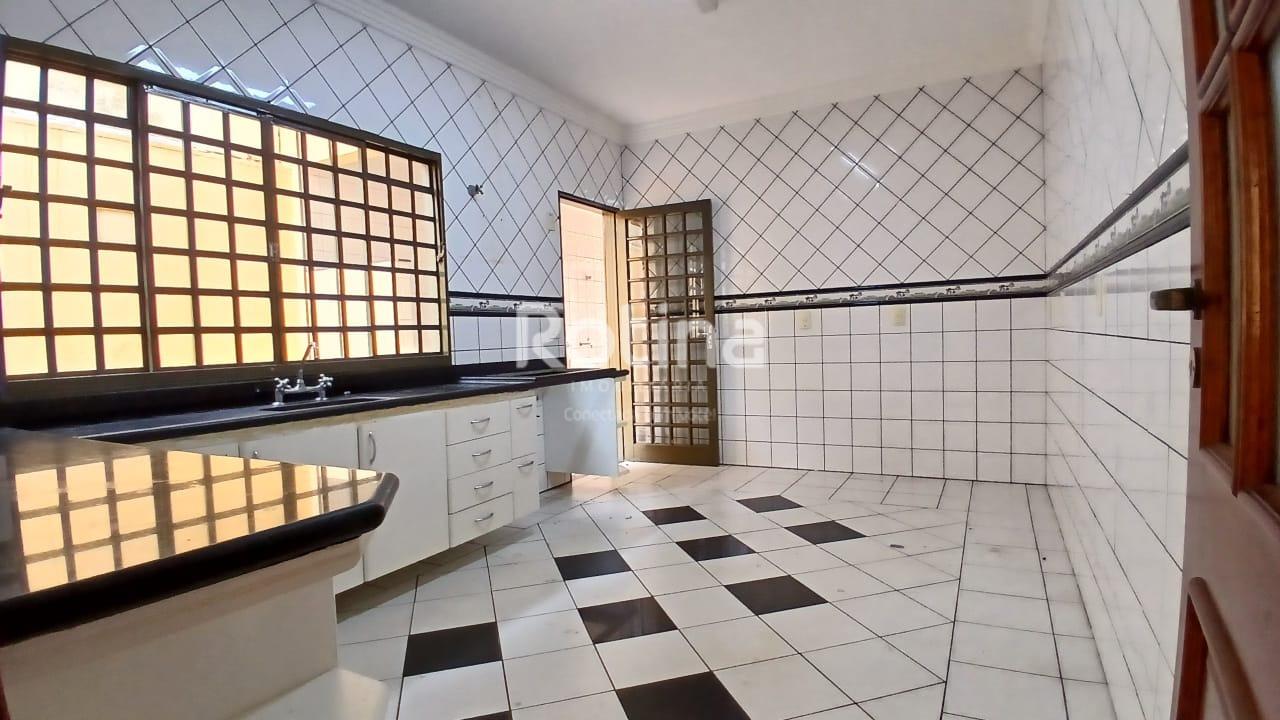 Casa para alugar, 4 quartos em Uberlândia no bairro Santa Mônica no valor de R$ 4.500,00 - Rotina Imobiliária: 