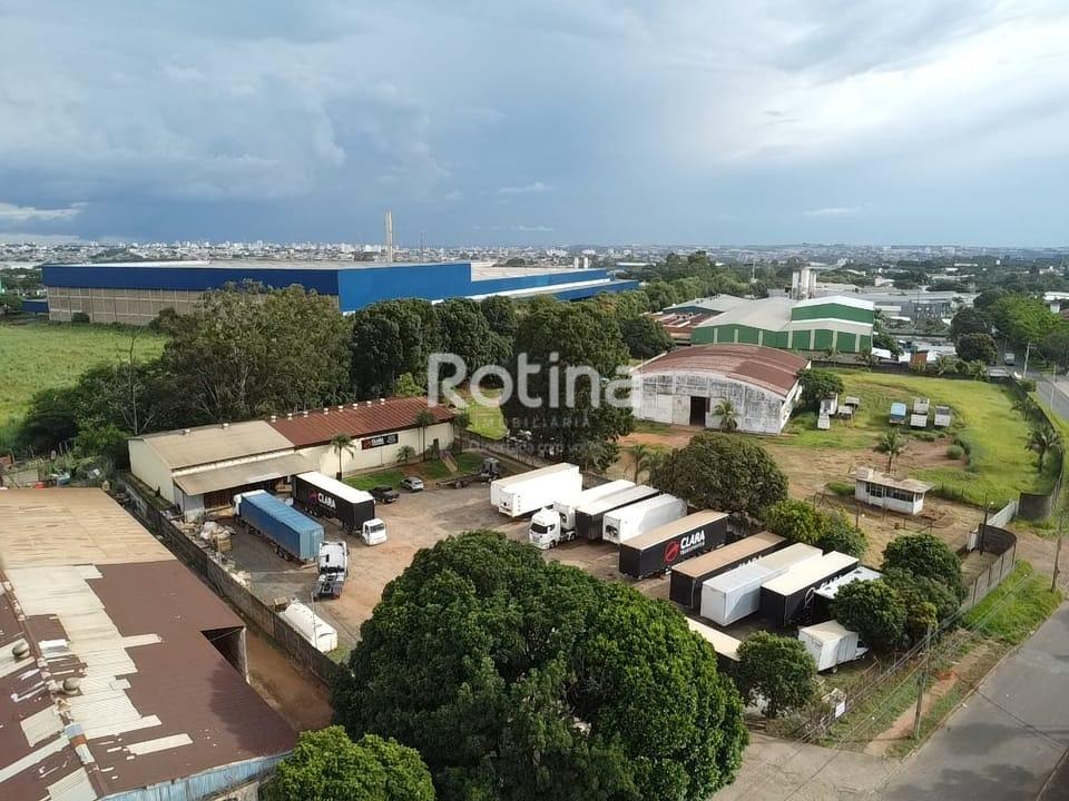 Galpão para alugar, em Uberlândia no bairro Distrito Industrial no valor de R$ 24.000,00 - Rotina Imobiliária: 