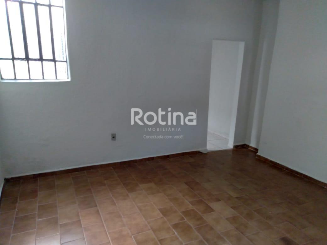 Casa para alugar, 2 quartos em Uberlândia no bairro Brasil no valor de R$ 890,00 - Rotina Imobiliária: 